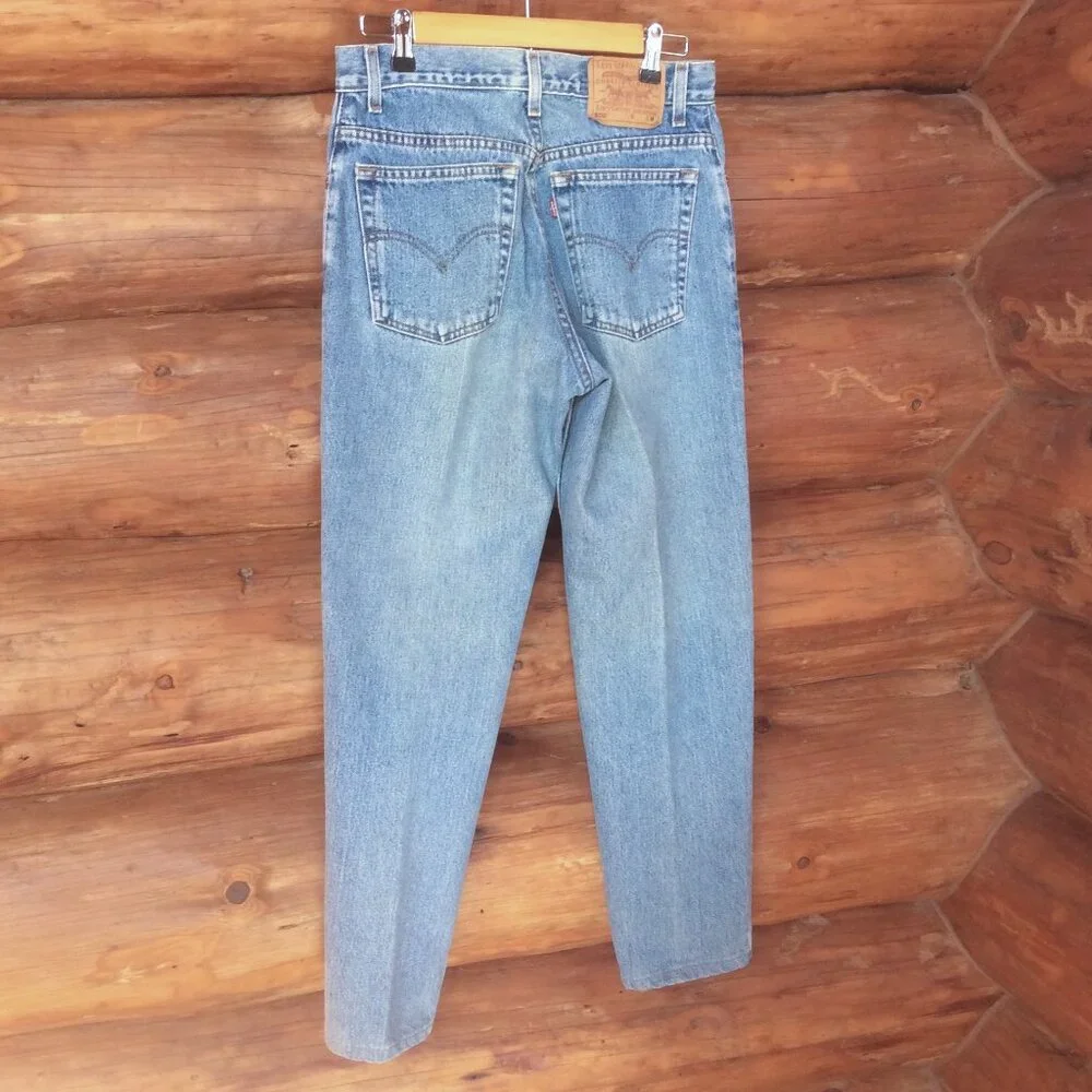Vintage Levis Size 11 JR Medium 550 Relaxed Tapered Leg Jeans Light Wash Denim - Picture 2 of 6